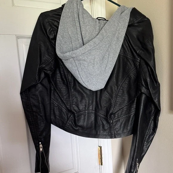 Forever 21 Black Leather Biker Jacket - Picture 3 of 3